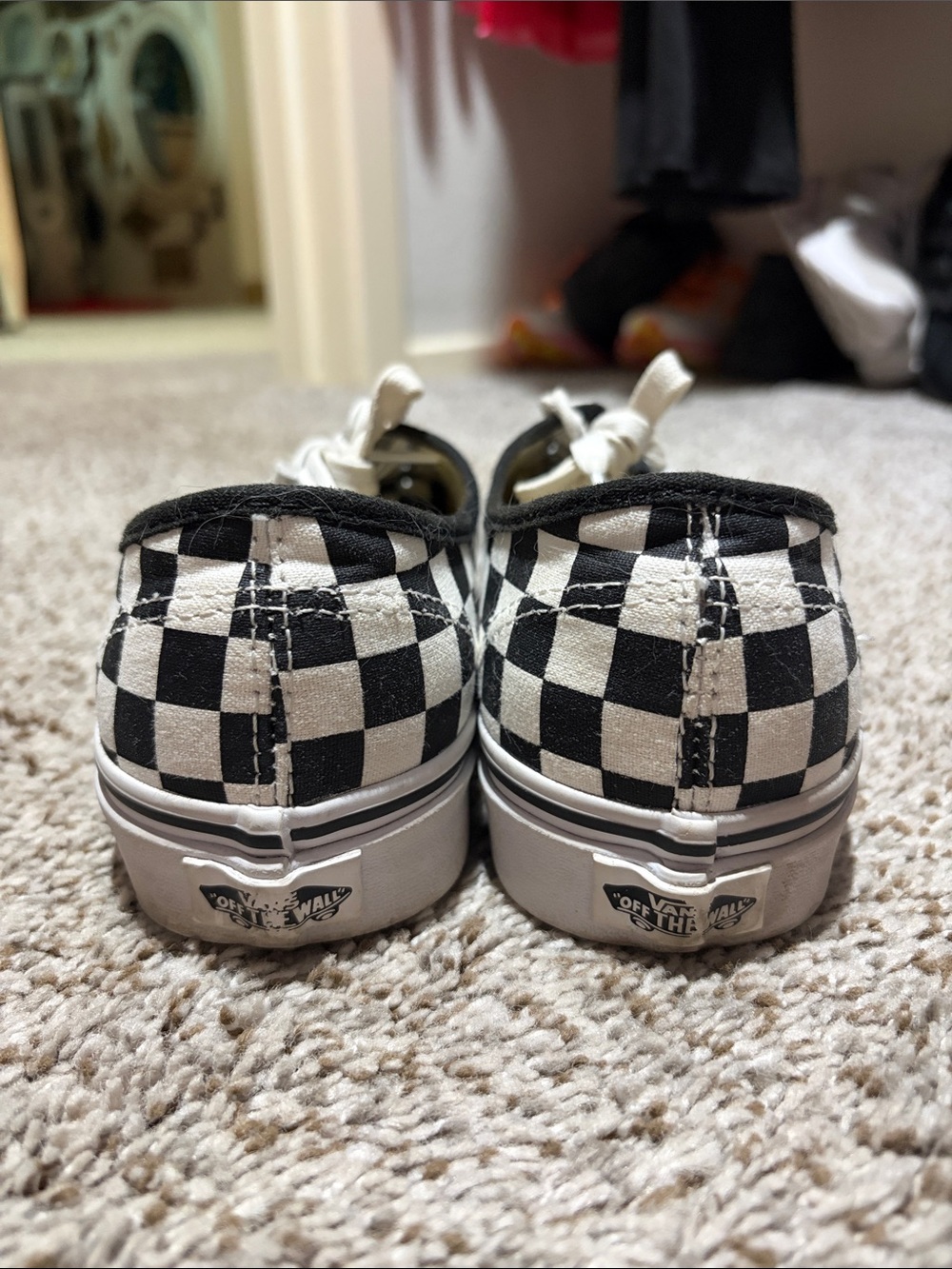 Vans - Picture 4 of 7